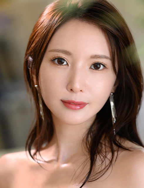 新妻优香(新妻ゆうか)个人资料照片